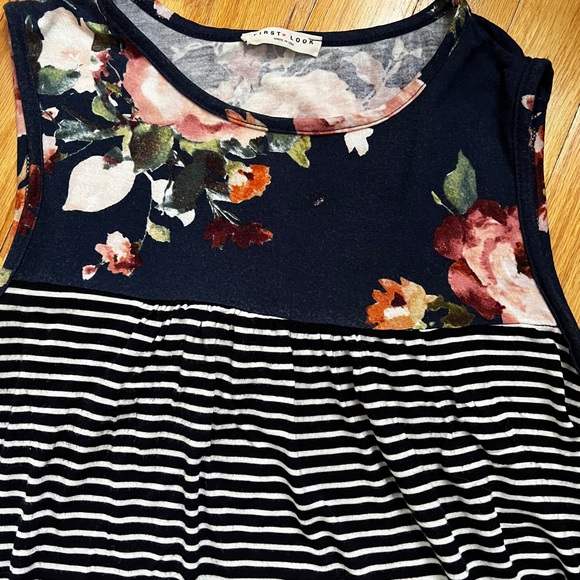 Sleeveless Mixed Print Top - Picture 3 of 4